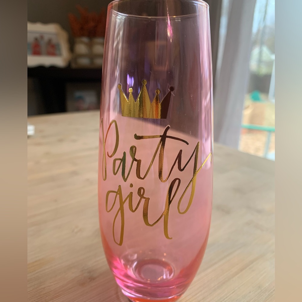 NWT Slant Stemless Champagne Flutes Glass Party Girl with Crown in Gold